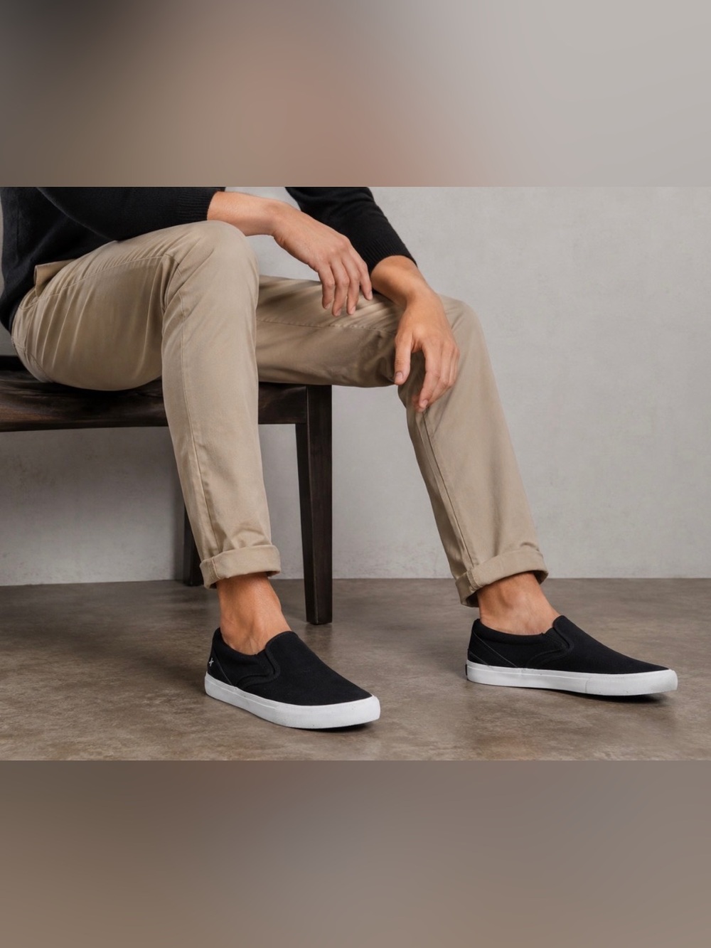 NWOT Hurley Men's Black Slip-On Shoes